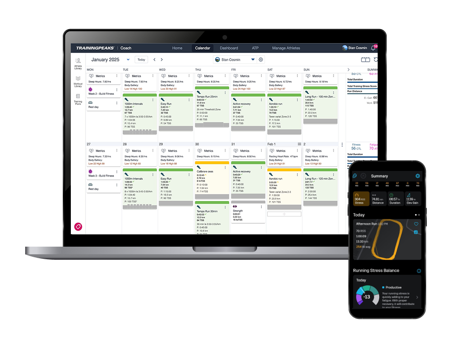 Calendarul de antrenament TrainingPeaks pe laptop și ceasul sportiv